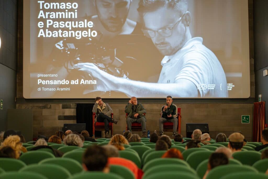 PENSANDO_AD_ANNA_low_5